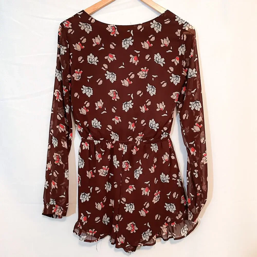 3 FOR $35! 📦 ASTR x Revolve Burgundy Long Sleeve Floral Romper Sz. S - Picture 6 of 6